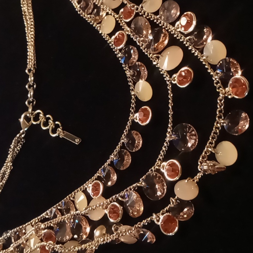 Nine West Necklace peach crystal cut glass beaded .layered gold tone necklace - Picture 2 of 8